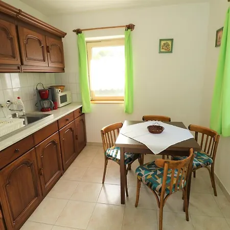 Balaton Apartman بيت للعطل