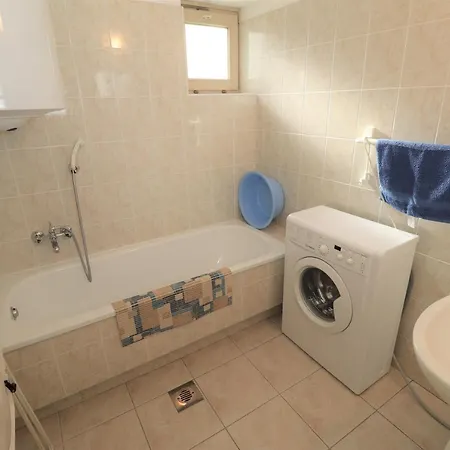 Balaton Apartman بيت للعطل